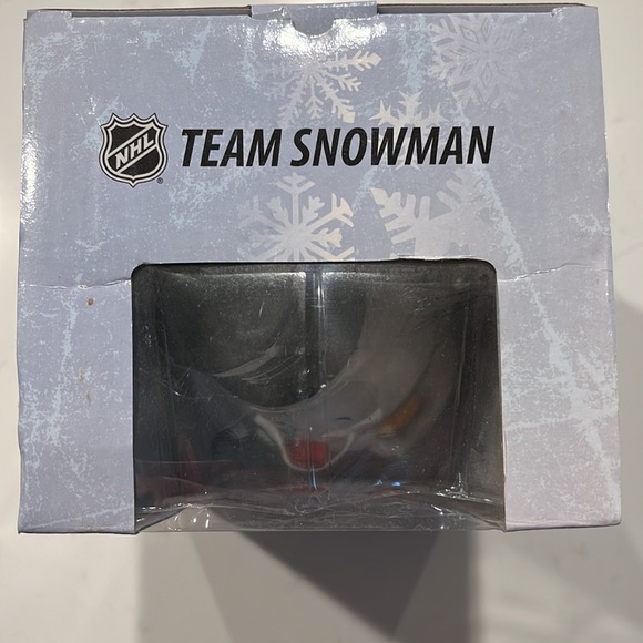 Boston Bruins Snowman - Picture 2 of 3